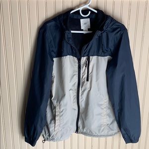 H&M. Men’s navy and khaki hooded windbreaker. M.